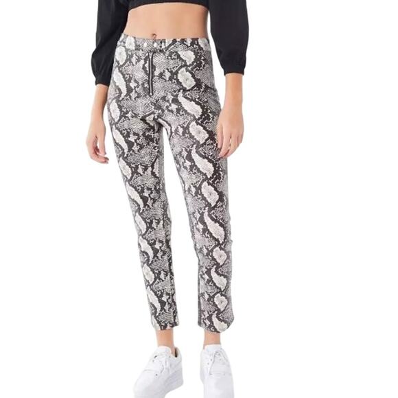 Urban Outfitters Maia Faux Leather Snakeskin High Rise Cropped Pants Women's 4 - Picture 3 of 6
